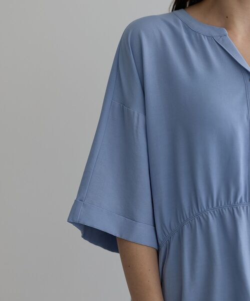 Editt by YECCA VECCA（エディットバイイェッカヴェッカ）の「ギャザーデザイン配色シャツ（シャツ/ブラウス・レディース・カーキ/サックスブルー/ネイビー・FREE）」の12枚目の写真