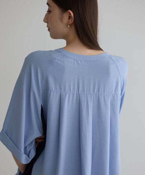 Editt by YECCA VECCA（エディットバイイェッカヴェッカ）の「ギャザーデザイン配色シャツ（シャツ/ブラウス・レディース・カーキ/サックスブルー/ネイビー・FREE）」の14枚目の写真