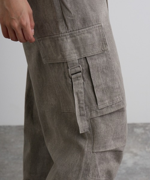VQ（ブイキュー）の「Washed Flared Cargo Pants / ウォッシュ加工カーゴパンツ（カーゴパンツ・レディース・ライトグレー/ダークグレー/ベージュ・SMALL/MEDIUM）」の21枚目の写真
