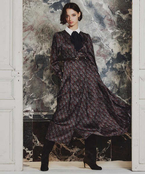 未使用級✨sov.ソブ　ダブルサテンワンピース　白襟　ロング丈38 完売品　人気 未使用級✨sov.ソブ ダブルサテンワンピース 白襟 ロング丈38 完売品