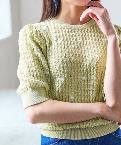 Feroux(フェルゥ)の「【洗える】ハーフスリーブ ハート刺繍 ニット(ニット/セーター・レディース・パープル系/ライトイエロー系/ピンク系・F)」の18枚目の写真