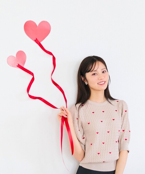 Feroux(フェルゥ)の「【洗える】ハーフスリーブ ハート刺繍 ニット(ニット/セーター・レディース・パープル系/ライトイエロー系/ピンク系・F)」の11枚目の写真