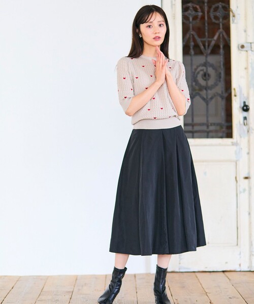 Feroux(フェルゥ)の「【洗える】ハーフスリーブ ハート刺繍 ニット(ニット/セーター・レディース・パープル系/ライトイエロー系/ピンク系・F)」の12枚目の写真