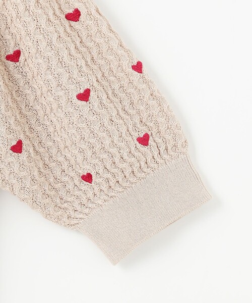 Feroux(フェルゥ)の「【洗える】ハーフスリーブ ハート刺繍 ニット(ニット/セーター・レディース・パープル系/ライトイエロー系/ピンク系・F)」の9枚目の写真