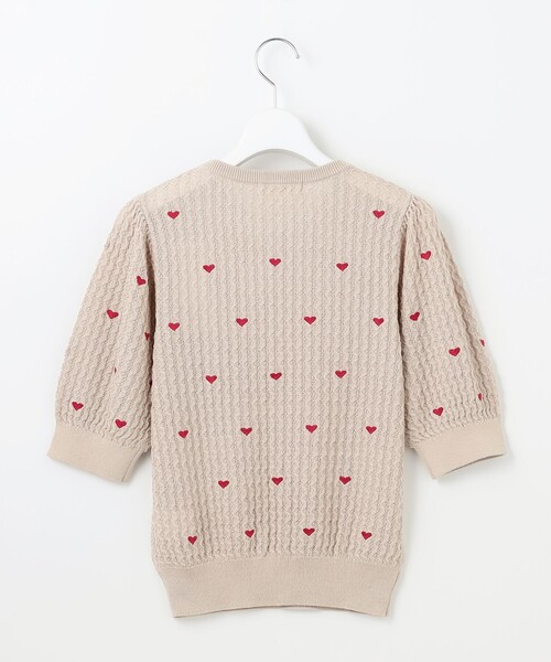 Feroux(フェルゥ)の「【洗える】ハーフスリーブ ハート刺繍 ニット(ニット/セーター・レディース・パープル系/ライトイエロー系/ピンク系・F)」の7枚目の写真