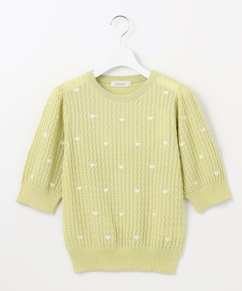 Feroux(フェルゥ)の「【洗える】ハーフスリーブ ハート刺繍 ニット(ニット/セーター・レディース・パープル系/ライトイエロー系/ピンク系・F)」の5枚目の写真