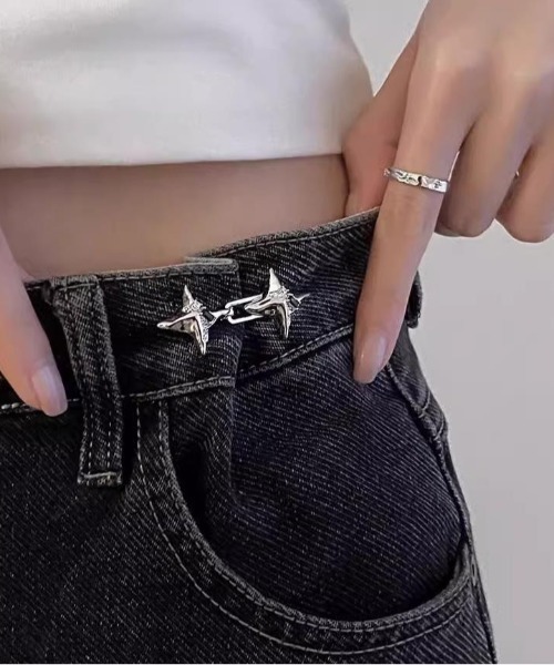 VIBGYOR Women(ヴィブジョー ウィメン)の「【urge select】キラキラモチーフ ウェスト調節フック【同色2個セット】(ベルト・レディース・シルバー系1/シルバー系2・FREE)」の3枚目の写真