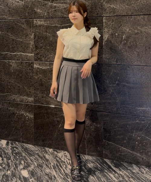 REDYAZEL（レディアゼル）の「ラメレースフリルスリーブブラウス（シャツ/ブラウス・レディース・ブラック/ダークブラウン/オフホワイト・FREE）」の22枚目の写真