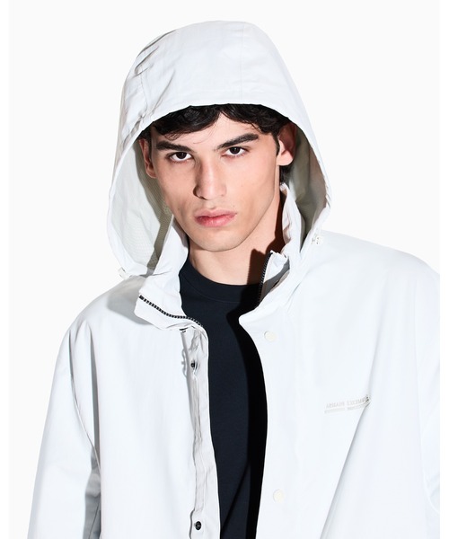 ARMANI EXCHANGE(アルマーニエクスチェンジ)の「【A|X アルマーニ エクスチェンジ】ラミネーテッドナイロン ストライプドカフ コート(モッズコート・メンズ・オフホワイト・X-SMALL/LARGE/MEDIUM/SMALL/X-LARGE)」の4枚目の写真