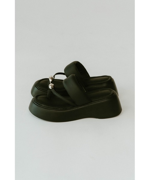 Knuth Marf（クヌースマーフ）の「Knuth Marf metal  motif thong sandals（サンダル・レディース・ブラック/オフホワイト・23/25/24）」の7枚目の写真