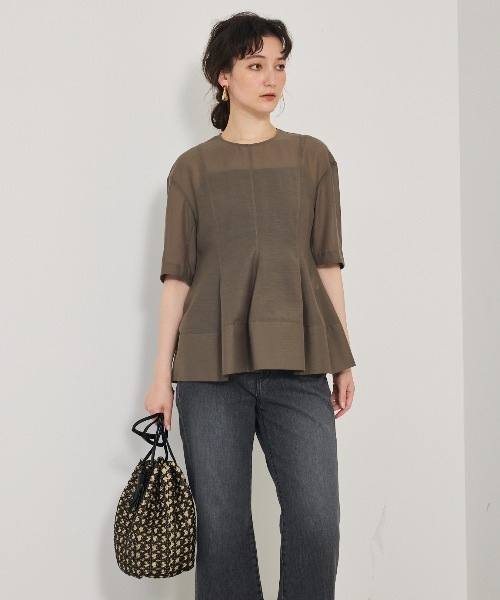 qualite（カリテ）の「【上品な透け感】カーヴィングブラウス/シアーシャツ/シアーブラウス/夏服/オフィスカジュアル（シャツ/ブラウス・レディース・オフホワイト/ブルー/カーキ・フリー）」の18枚目の写真