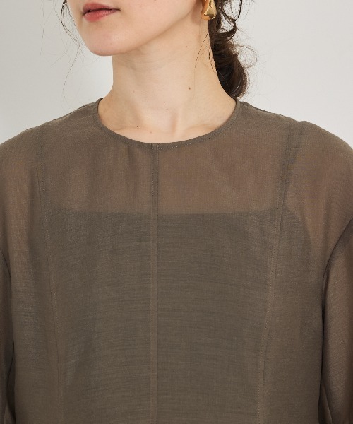 qualite（カリテ）の「【上品な透け感】カーヴィングブラウス/シアーシャツ/シアーブラウス/夏服/オフィスカジュアル（シャツ/ブラウス・レディース・オフホワイト/ブルー/カーキ・フリー）」の21枚目の写真