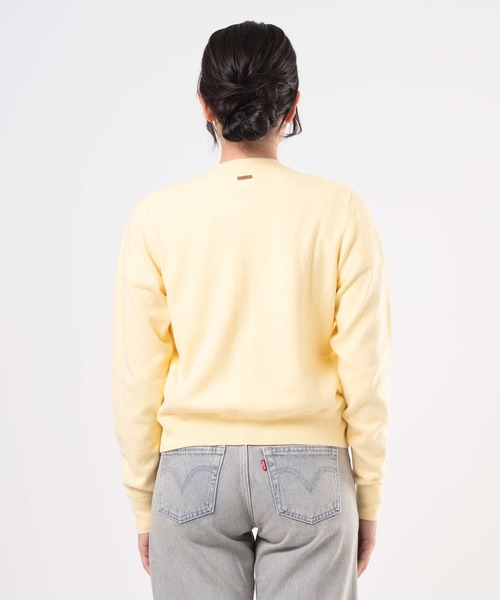 Levi's(リーバイス)の「Levi's/リーバイス スーパーソフト クルーネックカーディガン(カーディガン/ボレロ・レディース・イエロー・M/S/XS)」の4枚目の写真