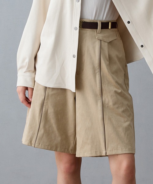 NICOLE CLUB（ニコル　クラブ）の「パイピングハーフパンツ（その他パンツ・レディース・チャコール/ベージュ/キャメル・MEDIUM）」の3枚目の写真