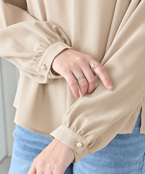 alotta(アロッタ)の「フリル衿ボウタイデザインブラウス(シャツ/ブラウス・レディース・ブラック/ベージュ/ホワイト・M/LL/L)」の8枚目の写真