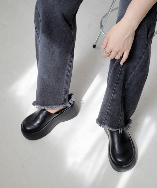 AmiAmi(アミアミ)の「厚底 クロッグ シューズ/サボ スライドローファー(スリッポン・レディース・ブラック・38/37/40/39)」の3枚目の写真