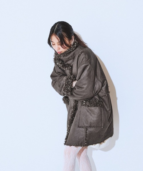 JEANASIS（ジーナシス）の「リバーシブルムートンファーコート/579108（ムートンコート・レディース・ブラック系その他/ホワイト系その他/ブラウン系その他・FREE）」の4枚目の写真