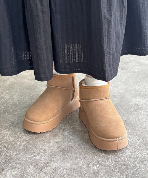 CPCM(シーピーシーエム)の「厚底ムートンブーツ(ブーツ・レディース・ブラック/キャメル・MEDIUM/LARGE/SMALL)」の2枚目の写真