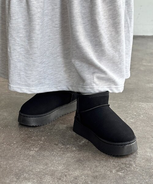 CPCM(シーピーシーエム)の「厚底ムートンブーツ(ブーツ・レディース・ブラック/キャメル・MEDIUM/LARGE/SMALL)」の3枚目の写真