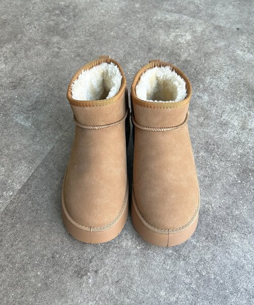 CPCM(シーピーシーエム)の「厚底ムートンブーツ(ブーツ・レディース・ブラック/キャメル・MEDIUM/LARGE/SMALL)」の12枚目の写真