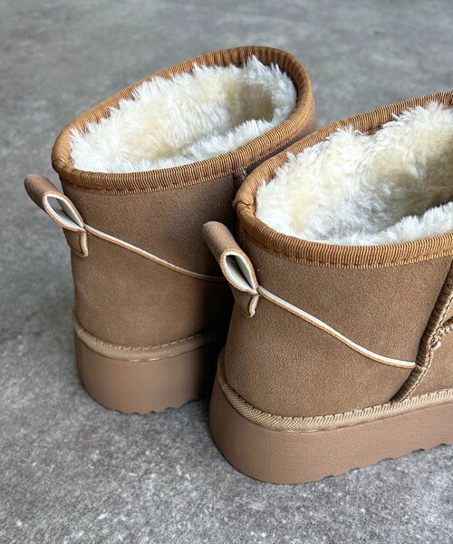 CPCM(シーピーシーエム)の「厚底ムートンブーツ(ブーツ・レディース・ブラック/キャメル・MEDIUM/LARGE/SMALL)」の15枚目の写真