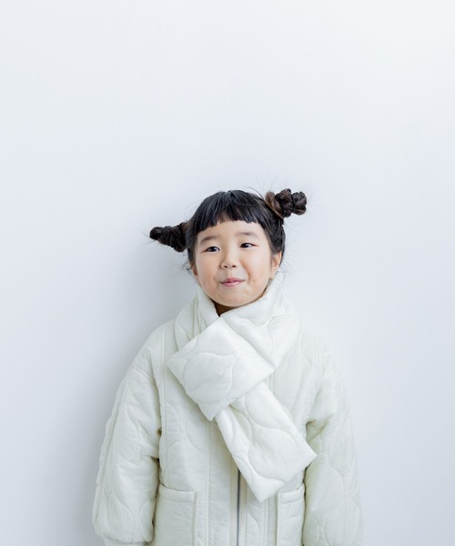 LOWRYS FARM（ローリーズファーム）の「キルティングマフラー　497261（マフラー・キッズ・カーキ/ブラック/アイボリー・FREE）」の2枚目の写真