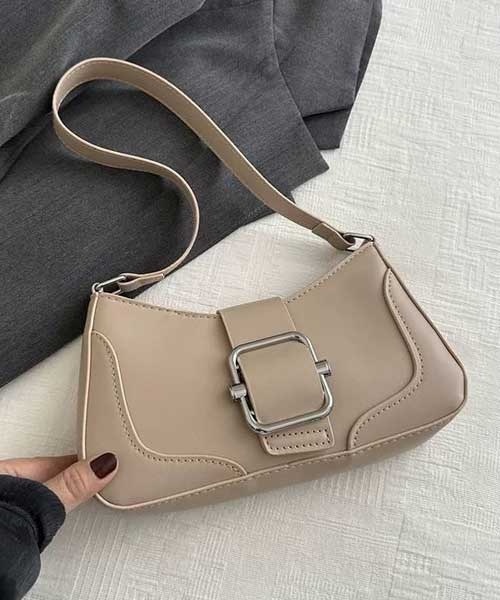 LUGG NAGG(ラグナグ)の「【LUGG NAGG/ラグナグ】フェイクレザー ワンベルト ハンドバック(ハンドバッグ・レディース・ブラック/シルバー/アイボリー/ベージュ/ブラウン・FREE)」の7枚目の写真