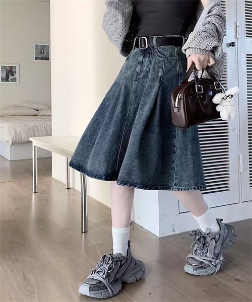 FREE STYLISTS（フリー スタイリスト）の「タックデザインミディ丈デニムスカート（デニムスカート・レディース・ブルー・L/XXL/S）」の18枚目の写真