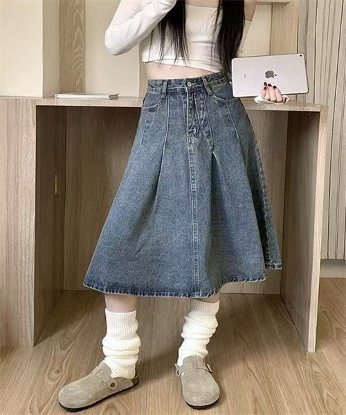 FREE STYLISTS（フリー スタイリスト）の「タックデザインミディ丈デニムスカート（デニムスカート・レディース・ブルー・L/XXL/S）」の5枚目の写真
