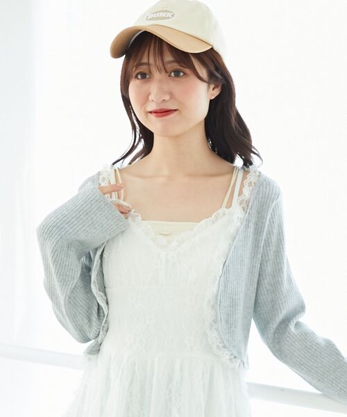 MAJESTIC LEGON（マジェスティックレゴン）の「レースフリルカーディガン（カーディガン/ボレロ・レディース・ボルドー/ピンク/アイボリー/ブラック/グレー・MEDIUM）」の4枚目の写真