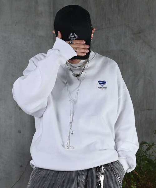 ILL'S（イルズ）の「裏起毛 ハートワンポイント刺繍クルーネックスウェット メンズ レディース ユニセックス（スウェット・メンズ・パープル/ホワイト/ブラック・M/L）」の4枚目の写真