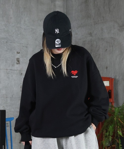 ILL'S（イルズ）の「裏起毛 ハートワンポイント刺繍クルーネックスウェット メンズ レディース ユニセックス（スウェット・メンズ・パープル/ホワイト/ブラック・M/L）」の22枚目の写真
