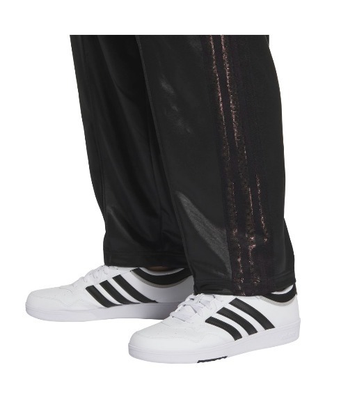adidas(アディダス)の「アディダス adidas Staygold ルーズフィット フルレングス オープンヘム トラックパンツ(その他パンツ・メンズ・ホワイト×ゴールド/ブラック×ゴールド・S/M/L/LL/3L)」の10枚目の写真