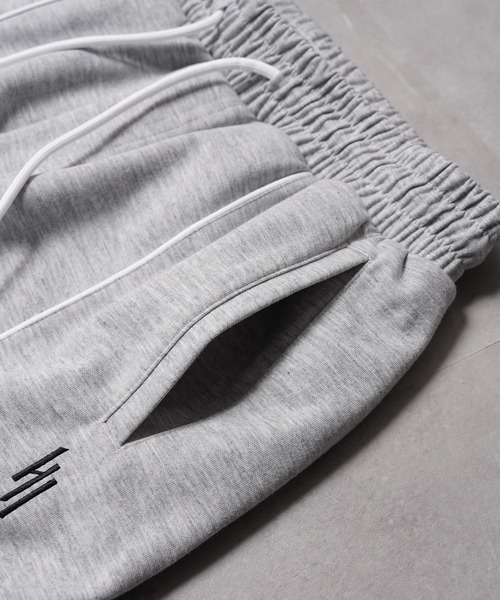 1111clothing(ワンフォークロージング)の「パイピング デザイン スウェットパンツ / Piping Design Sweatpants(スウェットパンツ・メンズ・ブラック/ネイビー/グレー・L/M)」の17枚目の写真