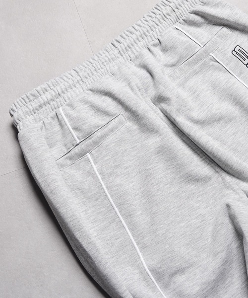 1111clothing(ワンフォークロージング)の「パイピング デザイン スウェットパンツ / Piping Design Sweatpants(スウェットパンツ・メンズ・ブラック/ネイビー/グレー・L/M)」の20枚目の写真
