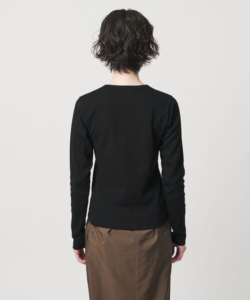 UNITED ARROWS(ユナイテッドアローズ)の「コットン フライス ロング カットソー(Tシャツ/カットソー・レディース・ブラック/ホワイト・FREE)」の8枚目の写真