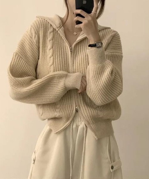 VIVID LADY（ビビッドレディー）の「ダブルジップ ケーブル編みニットカーディガン（ニット/セーター・レディース・カーキ/ワイン/チャコールグレー/クリーム/ベージュ・FREE）」の4枚目の写真