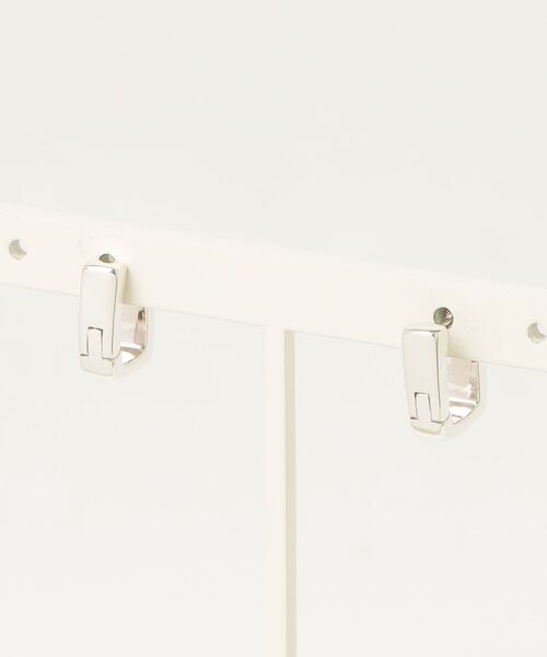 LAH（エルエーエイチ）の「フープピアス（ピアス（両耳用）・レディース・シルバー・ONE SIZE）」の2枚目の写真