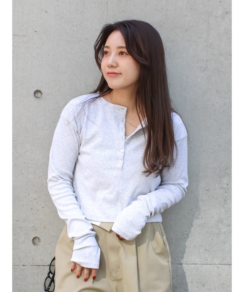 Ungrid（アングリッド）の「ヘンリーデザインロングスリーブTee（Tシャツ/カットソー・レディース・ライトグレー/ブラック/オフホワイト・FREE）」の7枚目の写真