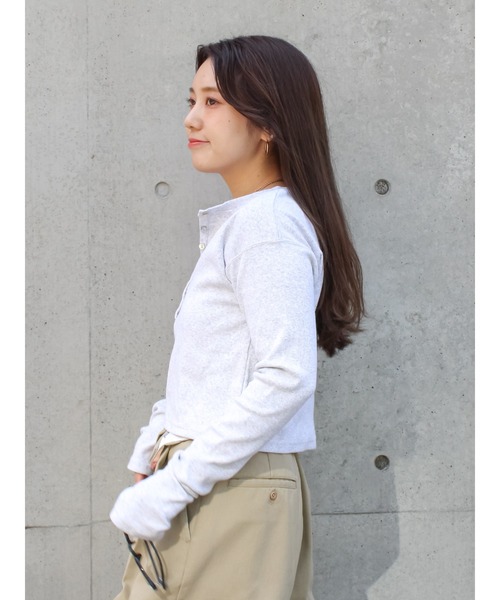 Ungrid（アングリッド）の「ヘンリーデザインロングスリーブTee（Tシャツ/カットソー・レディース・ライトグレー/ブラック/オフホワイト・FREE）」の11枚目の写真