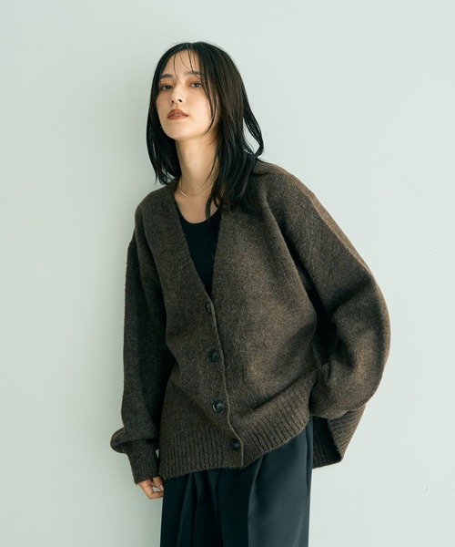 YECCA VECCA（イェッカヴェッカ）の「ミドル丈Vネックカーディガン（カーディガン/ボレロ・レディース・ライトグレー/ブラウン/グリーン系その他3・FREE）」の3枚目の写真
