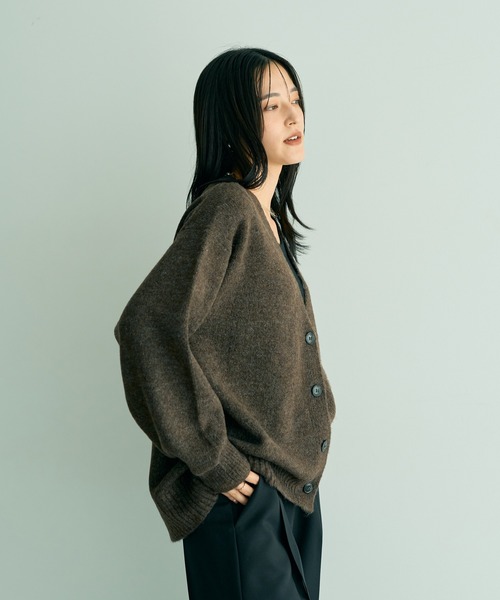YECCA VECCA（イェッカヴェッカ）の「ミドル丈Vネックカーディガン（カーディガン/ボレロ・レディース・ライトグレー/ブラウン/グリーン系その他3・FREE）」の6枚目の写真