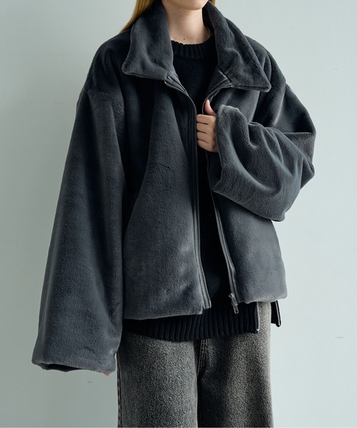 ELLUV(エルブ)の「【ELLUV/エルヴ】ノーブルエレガンスファー ワイドカフスショートブルゾン(ブルゾン・メンズ・ダークグレー/ホワイト/ブラック・S/M/L)」の3枚目の写真