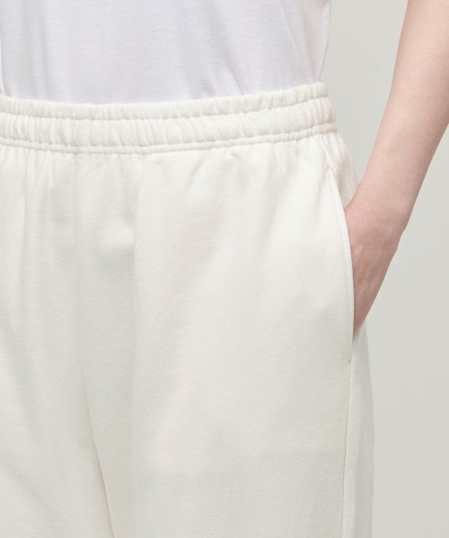 MUSINSA STANDARD WOMAN(ムシンサスタンダードウーマン)の「レディースリラックスラウンジスウェットパンツ【クリーム】(スウェットパンツ・レディース・その他・SMALL/MEDIUM/LARGE/X-SMALL)」の5枚目の写真