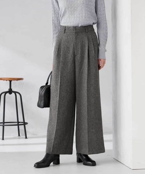 a.v.v(アーヴェヴェ)の「【マシンウォッシャブル/雑誌InRed(宝島社)12月号掲載】ツイード調ワイドパンツ(その他パンツ・レディース・チャコールグレー/ベージュ・36/40/38)」の2枚目の写真