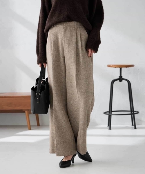 a.v.v(アーヴェヴェ)の「【マシンウォッシャブル/雑誌InRed(宝島社)12月号掲載】ツイード調ワイドパンツ(その他パンツ・レディース・チャコールグレー/ベージュ・36/40/38)」の14枚目の写真