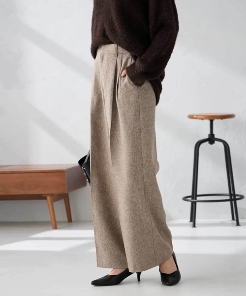 a.v.v(アーヴェヴェ)の「【マシンウォッシャブル/雑誌InRed(宝島社)12月号掲載】ツイード調ワイドパンツ(その他パンツ・レディース・チャコールグレー/ベージュ・36/40/38)」の15枚目の写真