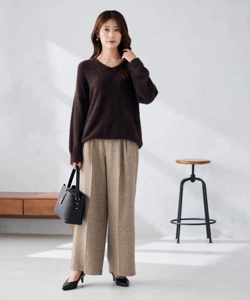 a.v.v(アーヴェヴェ)の「【マシンウォッシャブル/雑誌InRed(宝島社)12月号掲載】ツイード調ワイドパンツ(その他パンツ・レディース・チャコールグレー/ベージュ・36/40/38)」の17枚目の写真