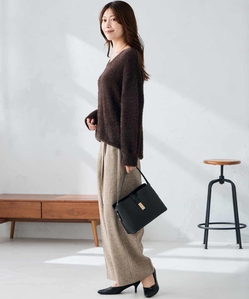 a.v.v(アーヴェヴェ)の「【マシンウォッシャブル/雑誌InRed(宝島社)12月号掲載】ツイード調ワイドパンツ(その他パンツ・レディース・チャコールグレー/ベージュ・36/40/38)」の18枚目の写真