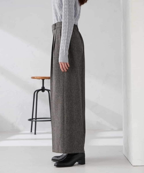 a.v.v(アーヴェヴェ)の「【マシンウォッシャブル/雑誌InRed(宝島社)12月号掲載】ツイード調ワイドパンツ(その他パンツ・レディース・チャコールグレー/ベージュ・36/40/38)」の6枚目の写真